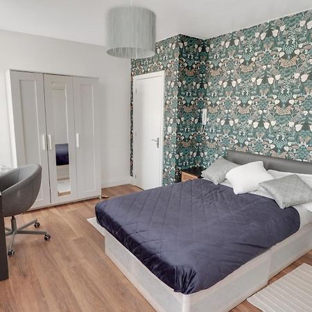 Comfy Double En-Suite Room In Barking バーキング エクステリア 写真