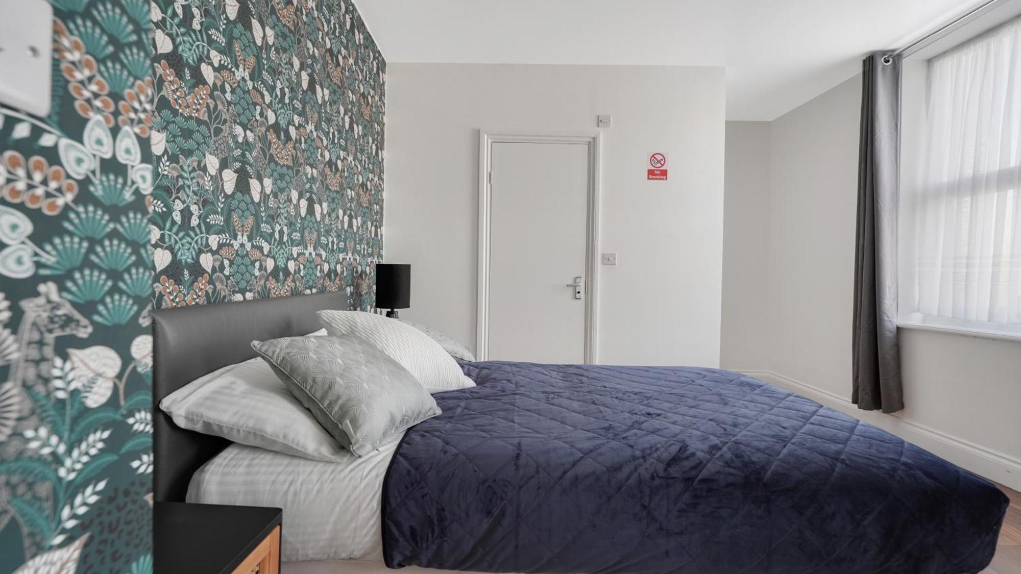 Comfy Double En-Suite Room In Barking バーキング エクステリア 写真