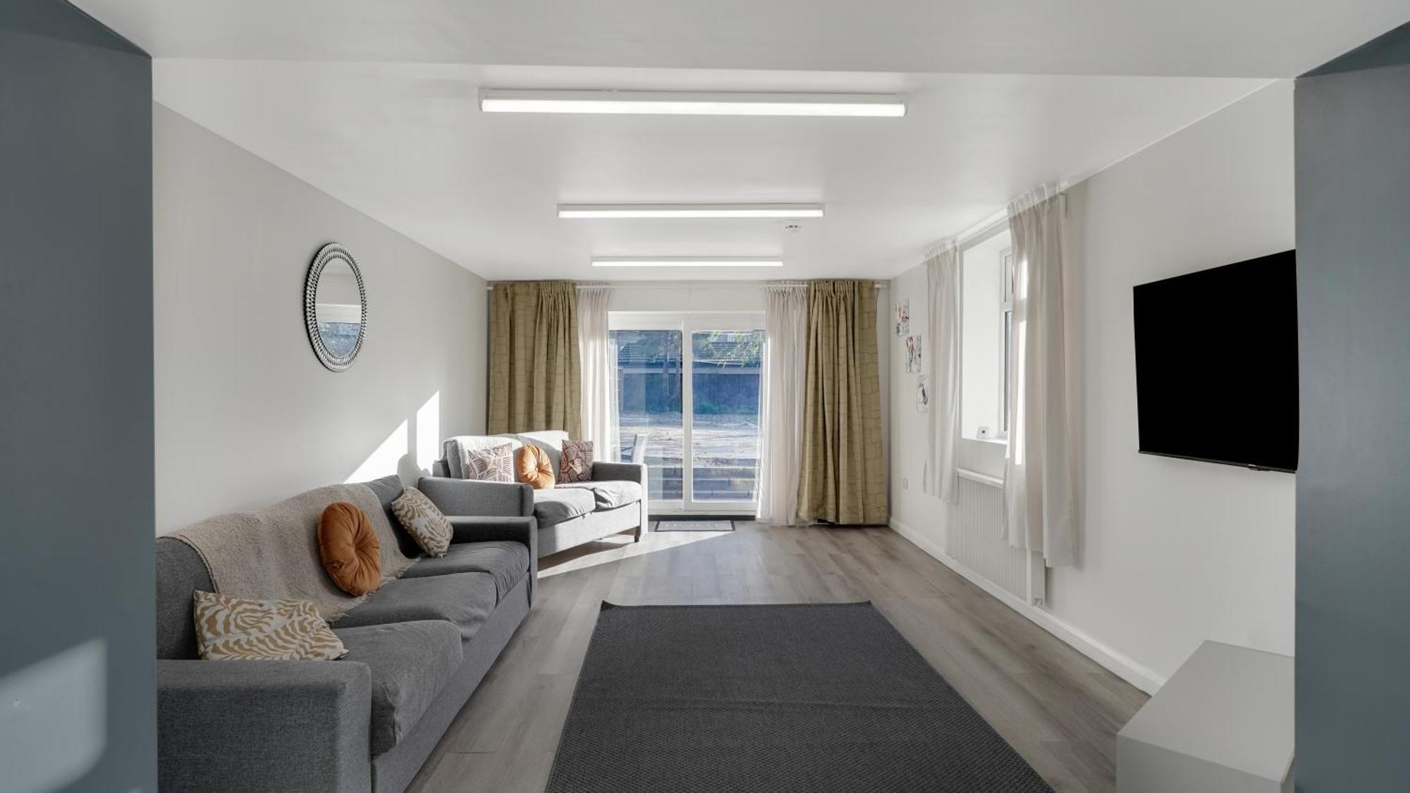 Comfy Double En-Suite Room In Barking バーキング エクステリア 写真