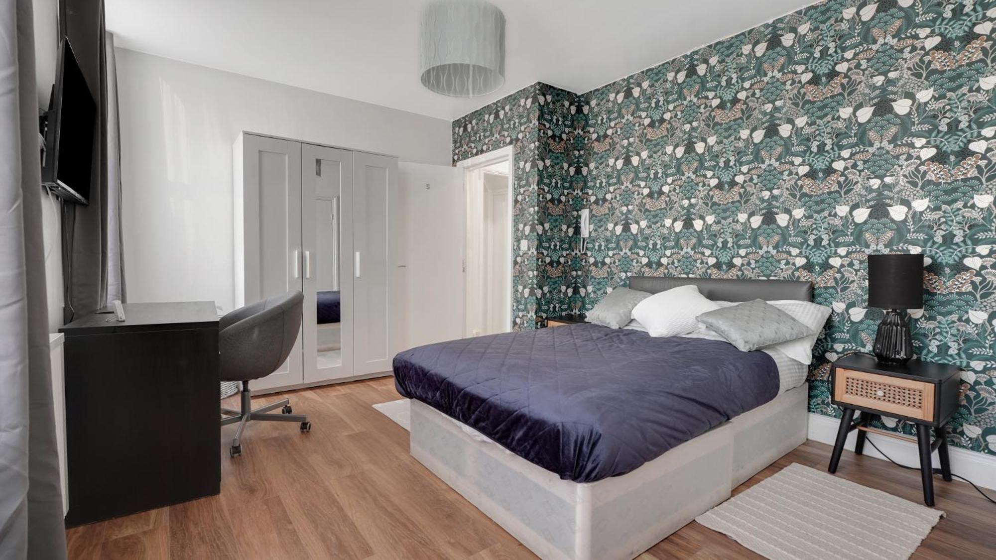 Comfy Double En-Suite Room In Barking バーキング エクステリア 写真